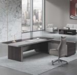 Royal Executive Office Table – Luxury CEO Desk ET-103